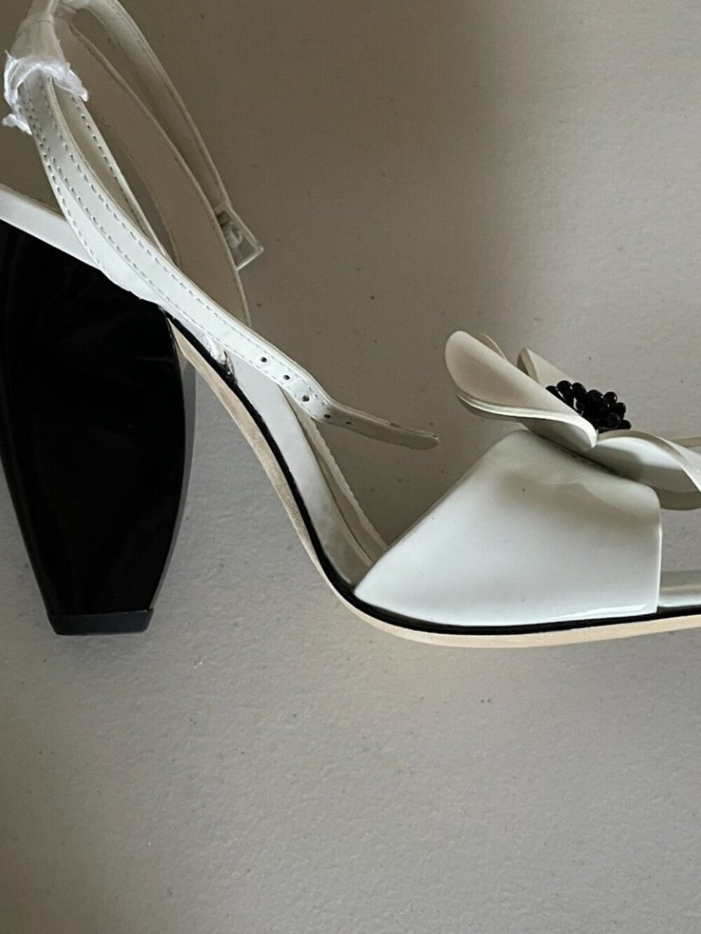 TORY BURCH PATENT LEATHER FLOWER HEELED SANDALS ANKLE STRAP - Picture 4 of 8